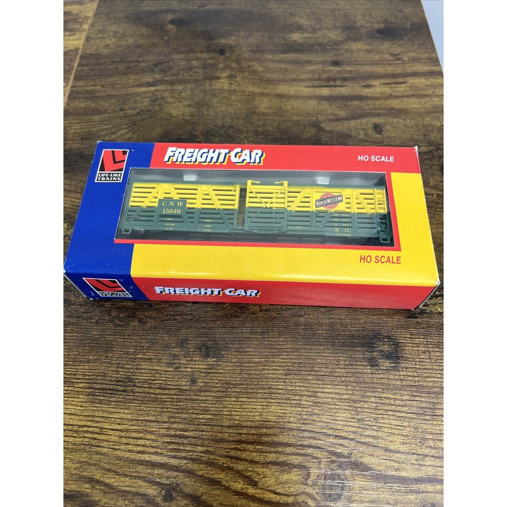 Life Like Trains HO Scale CNW 51040 Chicago North Western Stock Car #8488 EX